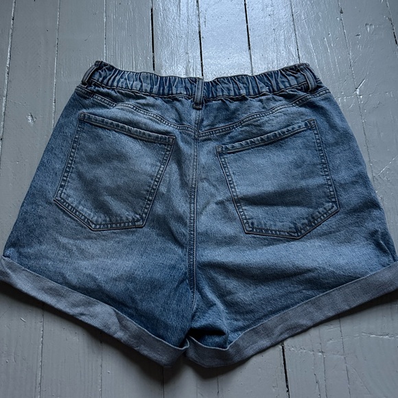 Garage - Blue Medium Wash Mom Short Denim Jean Shorts - Picture 4 of 4
